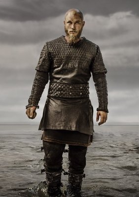 Vikings-Ragnar-Lothbrok-Season-3-Official-Picture-vikings-tv-series-38232014-352-500.jpg