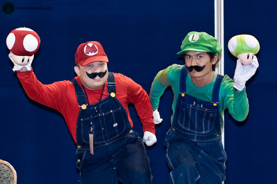 01-mario-brothers-cosplay-at-daicon-2009-090711.jpg